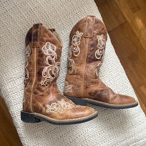 Girls Embroidered Boots